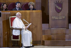 Ο Πάπας Φραγκίσκος επανέλαβε ομοφοβικά σχόλια σε συνάντηση με κληρικούς