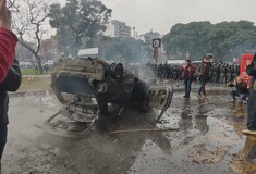 Αργεντινή: Εγκρίθηκαν οι περικοπές Μιλέι - Επεισόδια και συγκρούσεις στο Μπουένος Άιρες