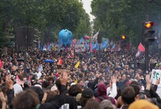 Γαλλία: Στους δρόμους χιλιάδες άνθρωποι για να διαδηλώσουν κατά της ακροδεξιάς