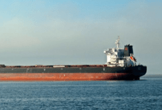Ερυθρά Θάλασσα: Διασώθηκε το πλήρωμα του ελληνόκτητου πλοίου Tutor που είχε χτυπηθεί από τους Χούτι