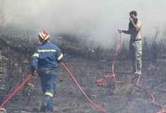 Φωτιά τώρα στη Βάρης - Κορωπίου: Ισχυροί άνεμοι μέχρι 8 μποφόρ στην περιοχή