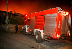 Φωτιά στην Κερατέα: Καίει κοντά σε σπίτια, ήχησε το 112