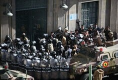 Φόβοι για πραξικόπημα στη Βολιβία - Τανκς εισέβαλαν στην προεδρική κατοικία