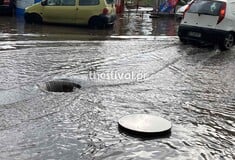 Νεροποντή στη Θεσσαλονίκη: Πλημμύρισαν δρόμοι και υπόγεια