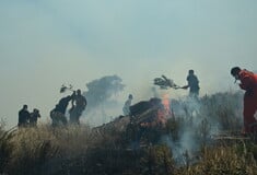 Φωτιά στην Κερατέα: Συνεχείς αναζωπυρώσεις - Κάηκαν σπίτια