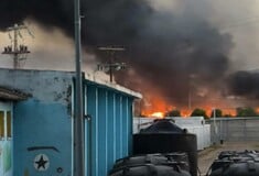 Φωτιά στη Ριτσώνα: Εκκενώθηκε λόγω των καπνών η δομή προσφύγων