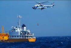 Ιαπωνία: 80 χιλιόμετρα από τις ακτές έσωσαν κολυμβήτρια - Πάλευε με τον ωκεανό επί 36 ώρες