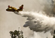 Κορινθία: Χωρίς ενεργό μέτωπο η φωτιά - Ολονύχτια μάχη με τις φλόγες