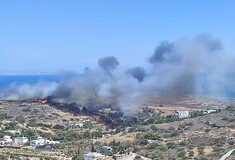 Φωτιά τώρα στη Σύρο - Μήνυμα 112 για εκκένωση από Χρούσα