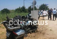 Τροχαίο στην Πατρών - Πύργου: Αυτοκίνητο έπεσε σε σταθμευμένες μηχανές