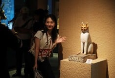 Το Μουσείο της Σαγκάης καλωσορίζει γάτες στη μεγαλειώδη έκθεση αιγυπτιακών αρχαιοτήτων