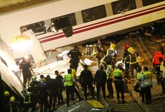 Ισπανία: Σε φυλάκιση 2,5 ετών καταδικάστηκαν δύο πρόσωπα για το σιδηροδρομικό δυστύχημα με τους 80 νεκρούς το 2013