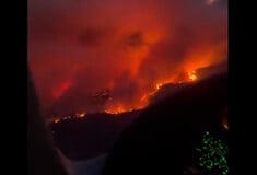 ΗΠΑ: Μαίνεται η φωτιά στην Καλιφόρνια - Χιλιάδες άνθρωποι απομακρύνθηκαν από τα σπίτια τους