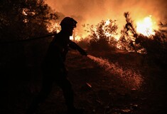 Φωτιά στo Ρέθυμνο: Ολονύχτιος αγώνας για εκατοντάδες πυροσβέστες - «Μάχη» σε πολλαπλά μέτωπα