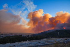 Τουρκία: Εικόνες αποκάλυψης από τη φωτιά στη Σμύρνη - Κάηκαν σπίτια στο Κορδελιό