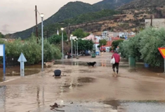 Κομοτηνή: Πλημμύρισαν οι δρόμοι στον Πολύανθο – Κάτοικοι εγκλωβίστηκαν στα σπίτια τους