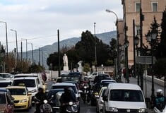 Κίνηση στους δρόμους: Μποτιλιάρισμα σε κεντρικά σημεία - Μεγάλες καθυστερήσεις στην Αττική Οδό