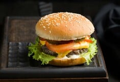 McDonald's burger: Ποιο είναι το συνηθισμένο βακτήριο που οδήγησε στον θάνατο έναν άνδρα