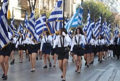 Θεσσαλονίκη: Πλήθος κόσμου στην μαθητική παρέλαση της 28ης Οκτωβρίου