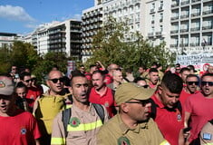 Νέα συγκέντρωση των εποχικών πυροσβεστών σήμερα – 14 τραυματίες στα επεισόδια στο υπουργείο Πολιτικής Προστασίας