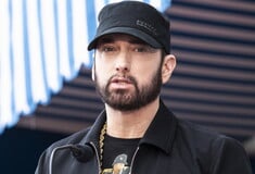 Πέθανε η μητέρα του Eminem: Η «δύσκολη» σχέση με τον ράπερ και οι στίχοι που την αποτύπωσαν