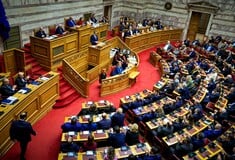 Ενδοοικογενειακή βία: Προς ψήφιση εντός της εβδομάδας το νομοσχέδιο για την ενσωμάτωση οδηγίας της ΕΕ