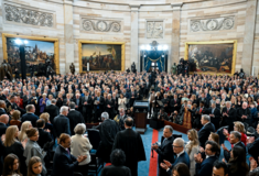 Live εικόνα από την ορκωμοσία Τραμπ: Έφτασε στο Καπιτώλιο