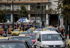 Η κίνηση στην Αθήνα: 30 λεπτά για 10 χιλιόμετρα με το αυτοκίνητο