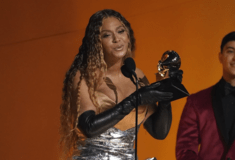 Grammy 2025: Η Beyoncé στην κορυφή, με φόντο τις πυρκαγιές του Λος Άντζελες