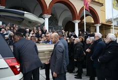 Λάρισα: Βαρύ κλίμα στην κηδεία του 39χρονου Βασίλη Καλογήρου