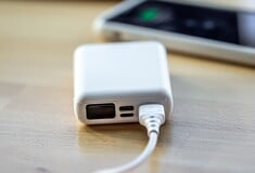 Από power bank η φωτιά σε αεροσκάφους της Air Busan - Να αλλάξει πρωτόκολλο για συσκευές με μπαταρία, ζητούν εταιρείες