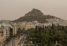 Καιρός: Αφρικανική σκόνη, βροχές και υψηλές θερμοκρασίες σήμερα στη χώρα