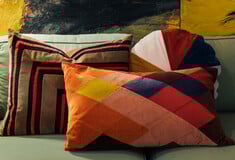 Πόσο μακριά θα φτάνατε για ένα μαξιλαράκι;