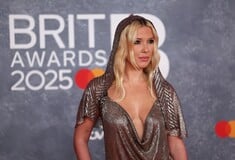 ΜΙΛΙ ΜΠΟΜΠΙ ΜΠΡΑΟΥΝ ΛΟΑΤΚΙ