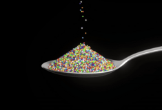 Μικροπλαστικά: «Μέχρι και μια ολόκληρη πιστωτική κάρτα καταπίνουμε κάθε εβδομάδα»