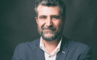 Αυτή η νύχτα μένει