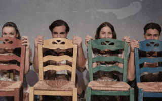 Τα Στενά Παπούτσια