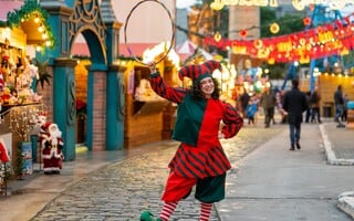 ΔΕΗ CHRISTMAS FACTORY: Η πιο φωτεινή γιορτή της Αθήνας λάμπει στην καρδιά της πόλης