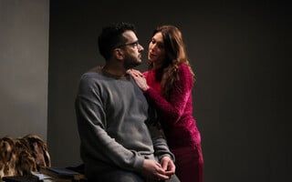 Τομ .... Φως Εαυτόν