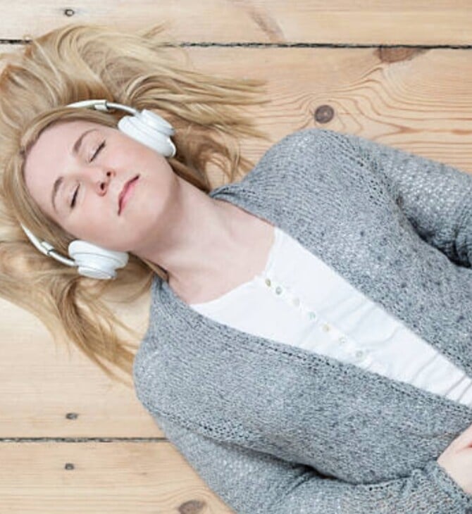 Έρευνα: Τα παυσίπονα είναι πιο αποτελεσματικά όταν τα παίρνουμε μετά μουσικής