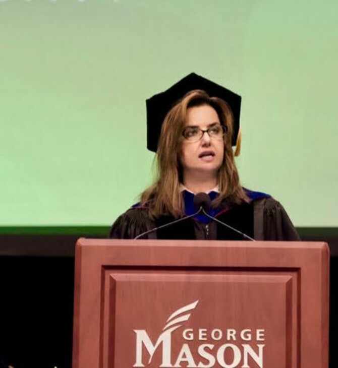 Πέγκυ Αγγούρη: Η Ελληνίδα ακαδημαϊκός που αναλαμβάνει αντιπρόεδρος στο Πανεπιστήμιο William & Mary της Βιρτζίνια