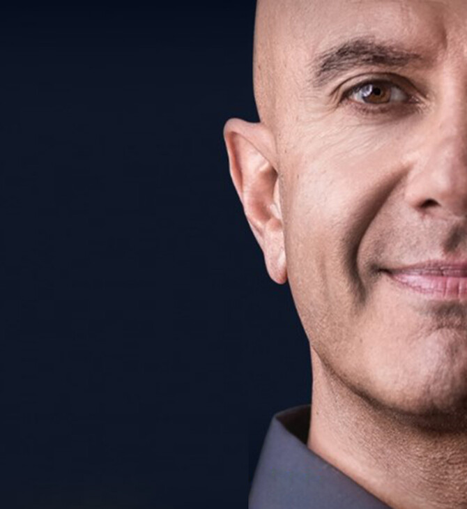 Ο σπουδαίος Robin Sharma συζητά με την Ελεονώρα Μελέτη για τον Ήρωα της διπλανής πόρτας. 