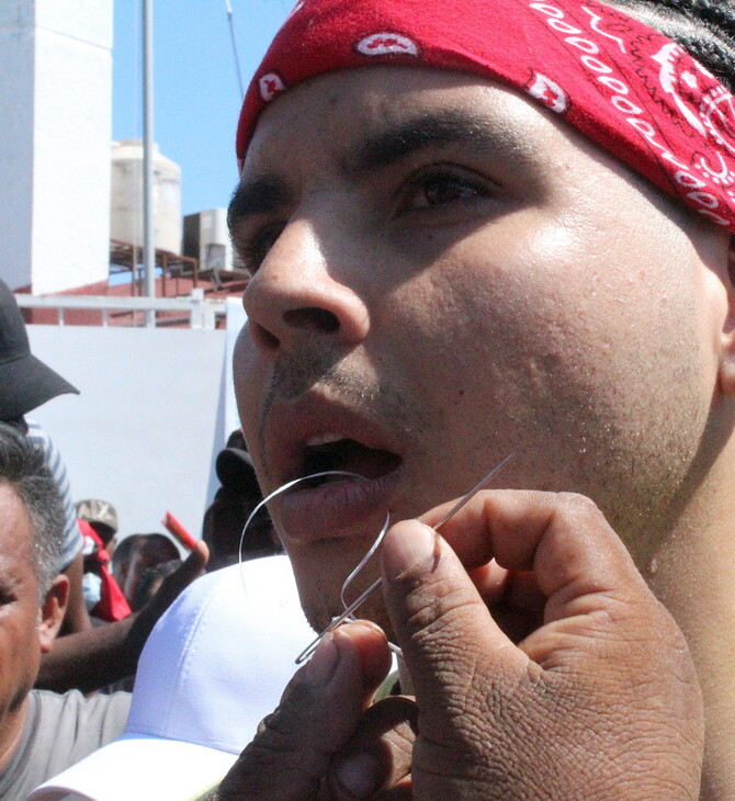 Μεξικό: Μετανάστες έραψαν τα στόματά τους, σε ένδειξη διαμαρτυρίας