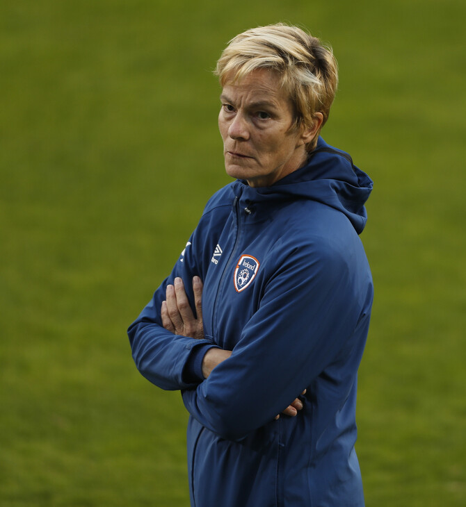 Βέρα Πάου: «Βιάστηκα από τρεις άνδρες του ολλανδικού ποδοσφαίρου» αποκαλύπτει η προπονήτρια της Εθνικής Ιρλανδίας 