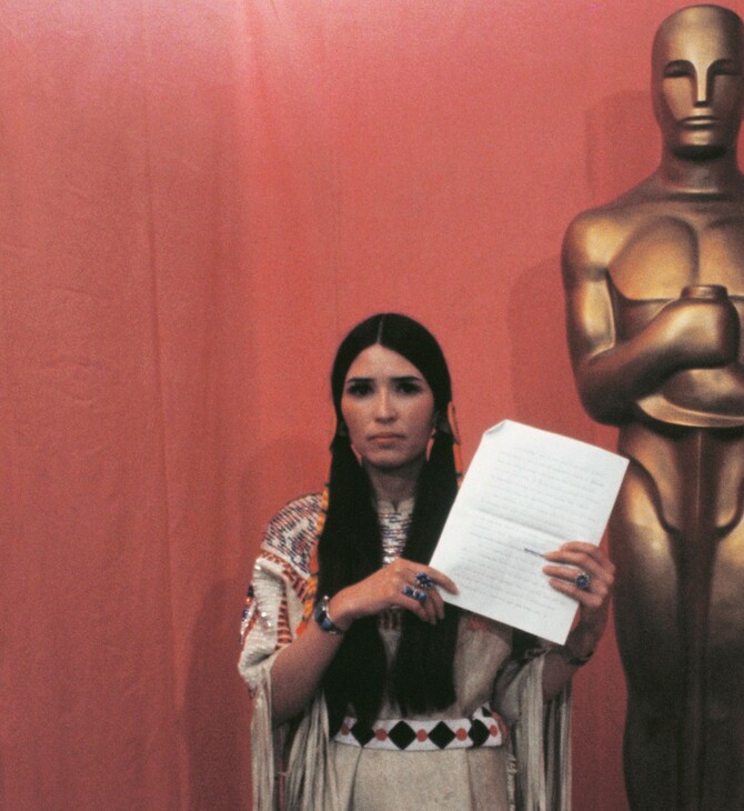 Sacheen Littlefeather: Ο Τζον Γουέιν με πλησίασε έξαλλος για να μου επιτεθεί- Τον συγκράτησαν 6 φρουροί