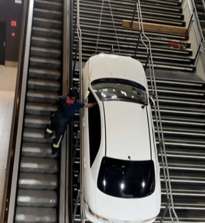 Κλεμμένο αυτοκίνητο βρέθηκε μέσα σε σταθμό του μετρό, στη Μαδρίτη- Δίπλα στις σκάλες