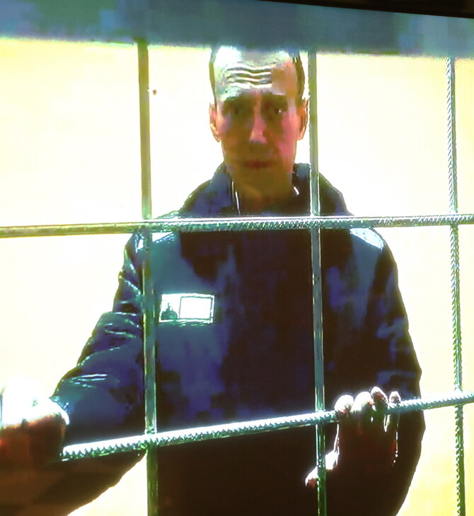 Ο Αλεξέι Ναβάλνι σε κελί