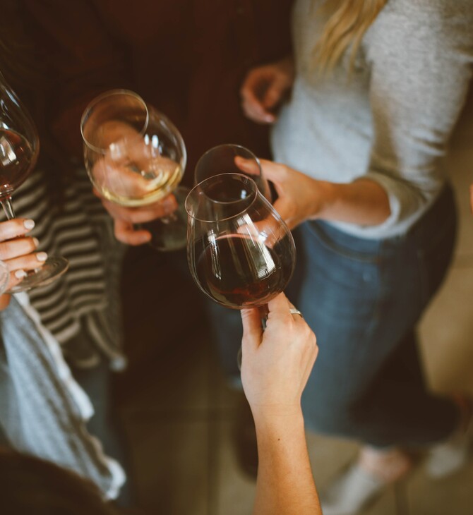 Νέες οδηγίες για την κατανάλωση αλκοόλ στον Καναδά- Έως δύο ποτά την εβδομάδα