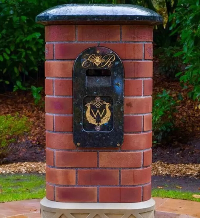 Βρετανία: Σ'αυτό το γραμματοκιβώτιο οι πολίτες μπορούν να στέλνουν γράμματα στους νεκρούς τους 
