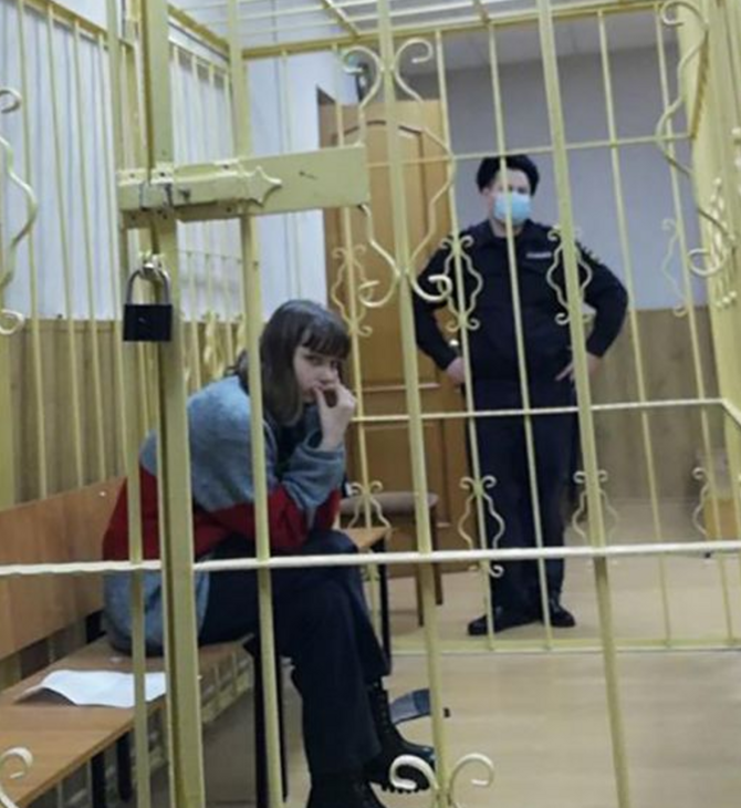 Ρωσίδα έφηβη είναι αντιμέτωπη με ποινή φυλάκισης- Για αναρτήσεις που επέκρινε τον πόλεμο στην Ουκρανία 